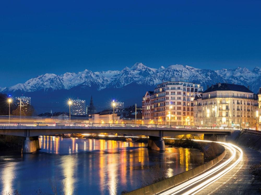 Ibis Grenoble Centre Bastille Hotel Exterior photo