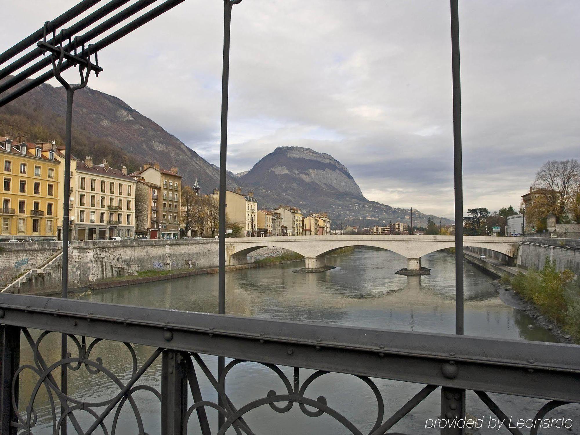 Ibis Grenoble Centre Bastille Hotel Exterior photo