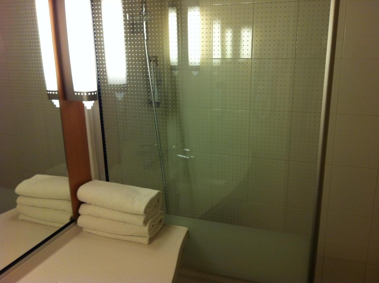 Ibis Grenoble Centre Bastille Room photo